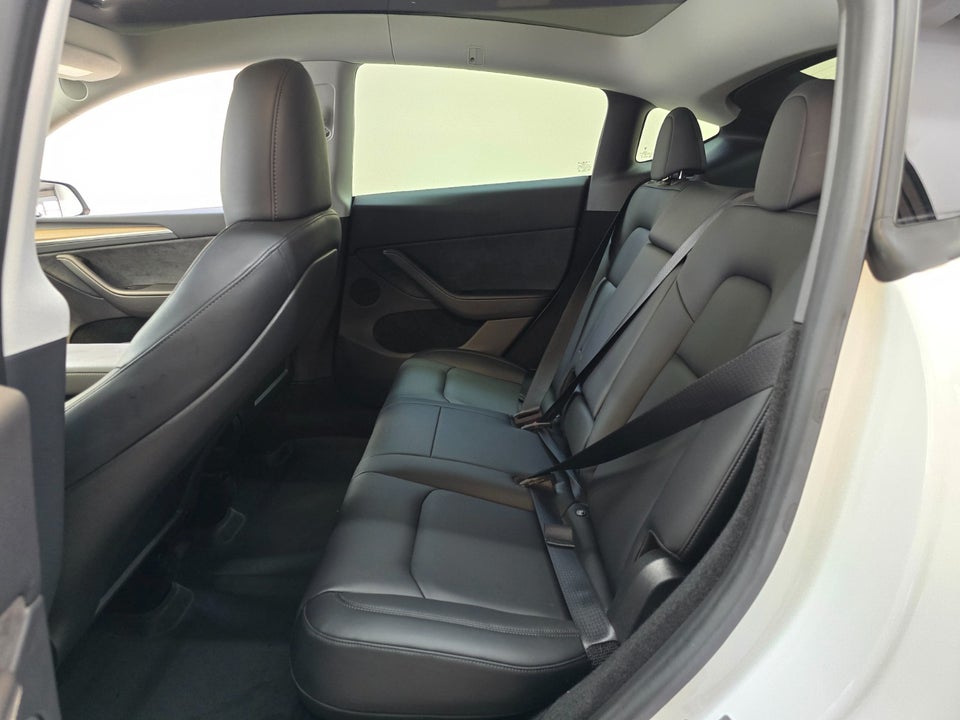 Tesla Model Y RWD 5d