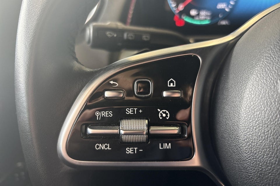 Mercedes EQB250 Business Line 5d