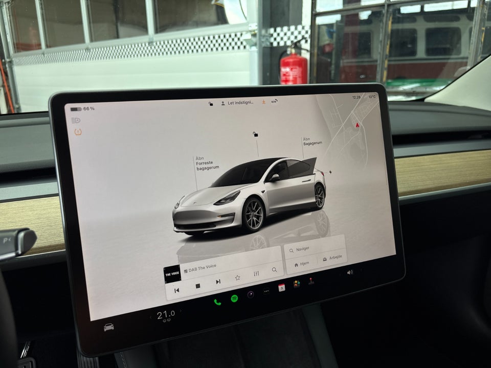 Tesla Model 3 Long Range AWD 4d