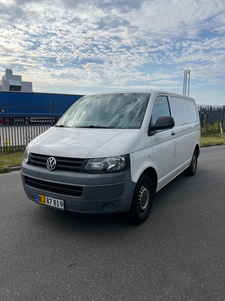 VW Transporter 2,0 TDi 84 Kassevogn kort