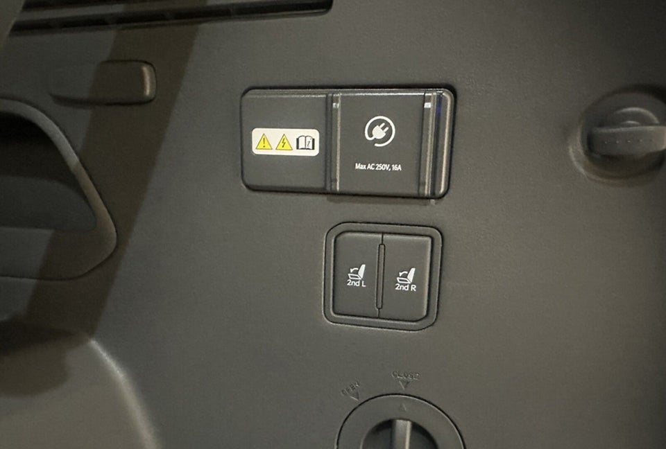 Kia EV9 76 Standard Range Upgrade RWD 7prs 5d