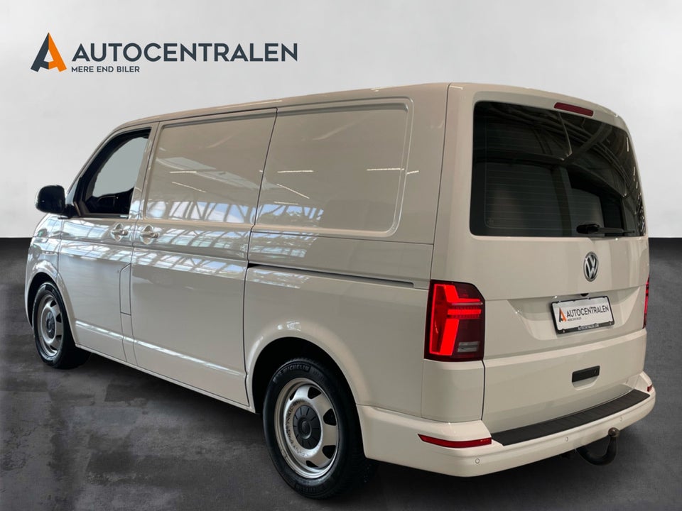 VW Transporter 2,0 TDi 204 Kassevogn DSG kort