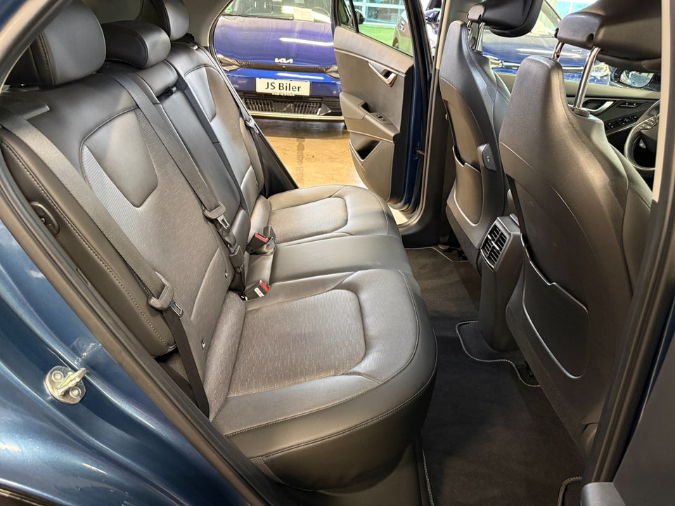 Kia Niro 64 EV Upgrade 5d