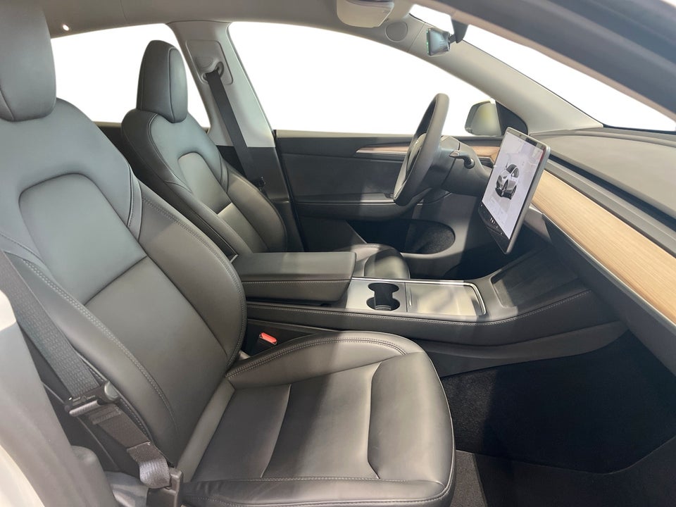 Tesla Model Y Long Range AWD 5d