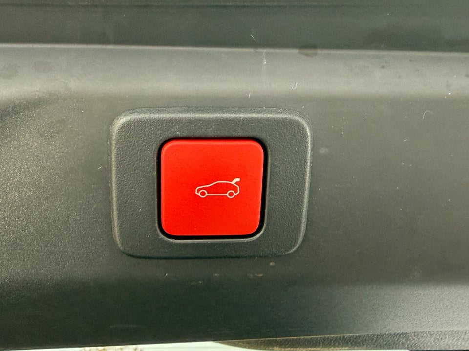 Peugeot e-3008 77 GT Pack 5d