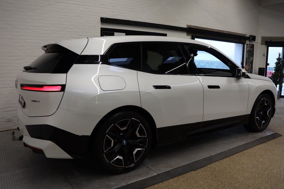 BMW iX xDrive40 Fully Charged 5d