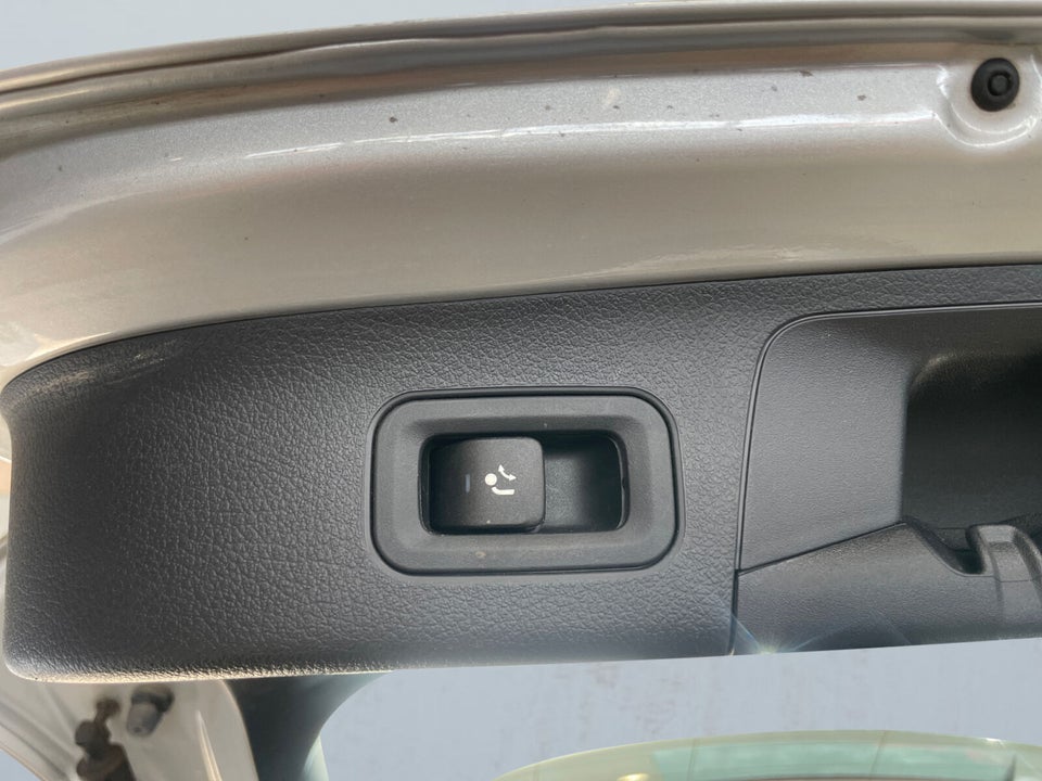 Mercedes EQA300 Progressive 4Matic 5d