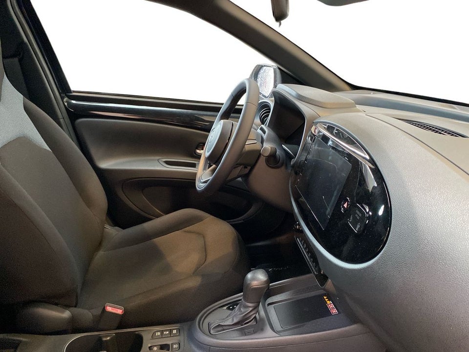 Toyota Aygo X 1,5 Hybrid Play Comfort CVT 5d
