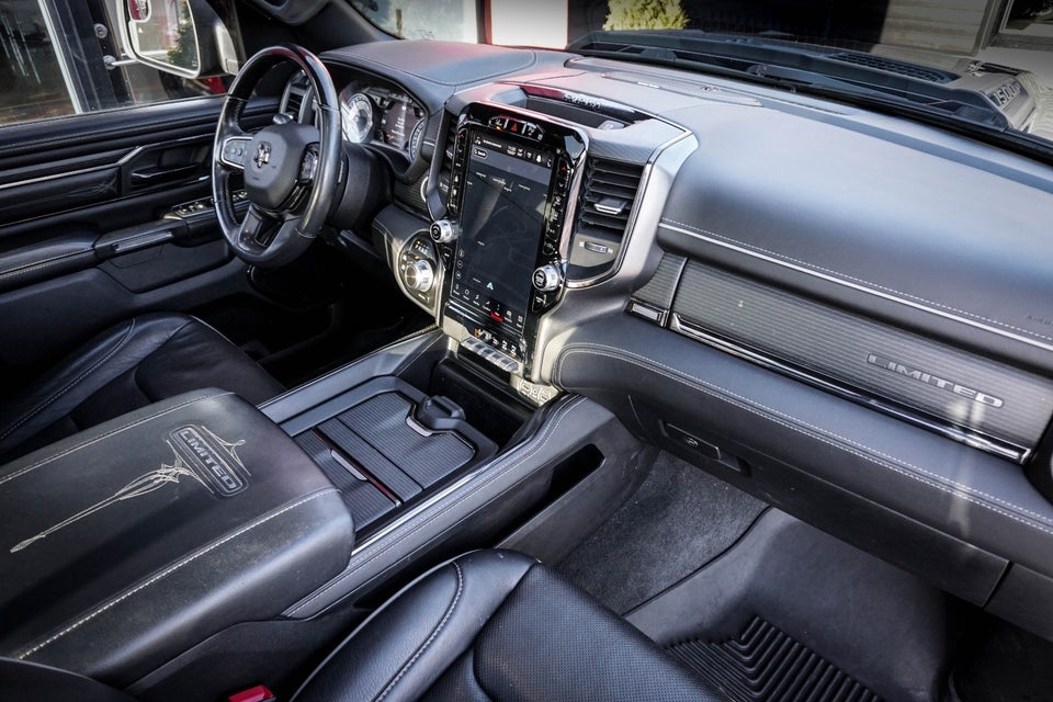 Dodge RAM 1500 5,7 V8 Hemi Limited Night aut. 4d