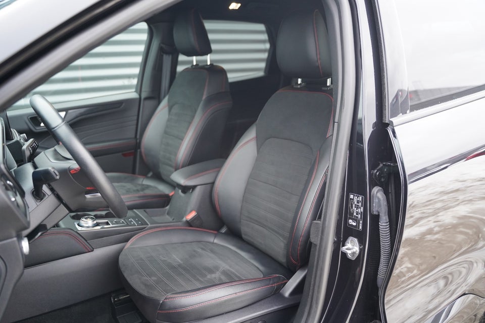 Ford Kuga 2,5 PHEV ST-Line X CVT 5d