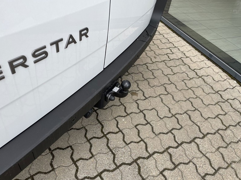 Nissan Interstar 2,0 dCi 150 L2H2 Tekna Van