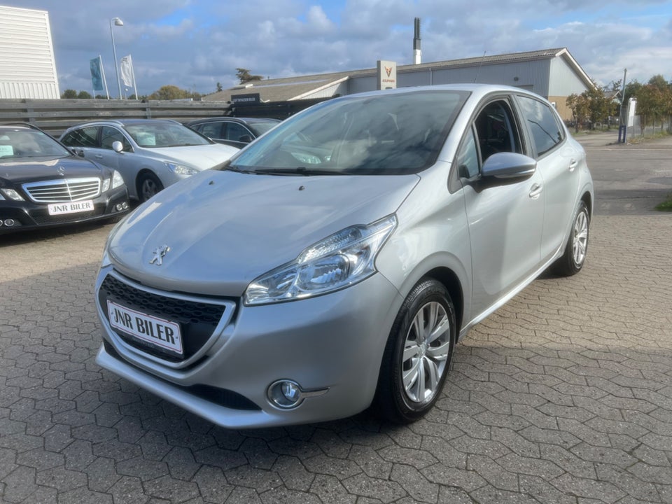 Peugeot 208 1,2 VTi Style 5d