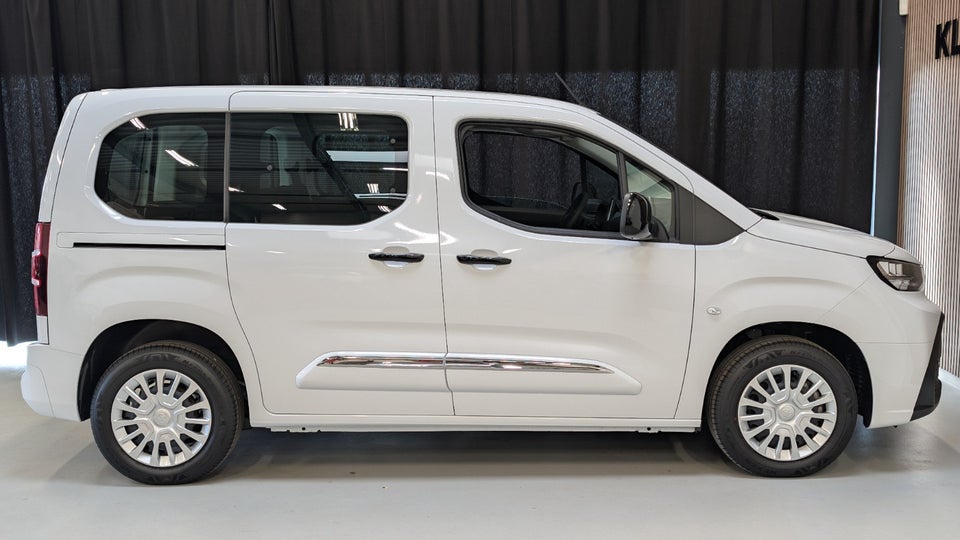 Toyota ProAce City Verso 50 Medium Family 5d