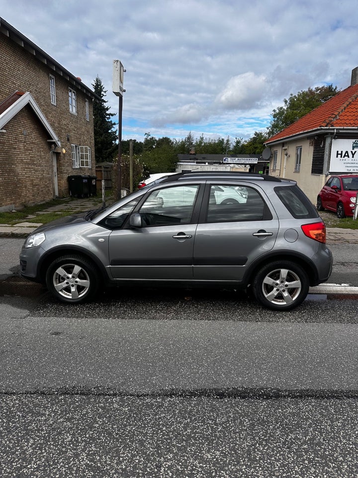 Suzuki SX4 1,6 CombiBack GLX aut. 5d