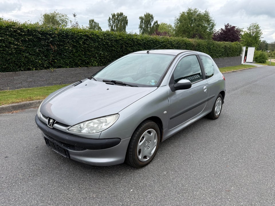 Peugeot 206 1,4 XR aut. 3d