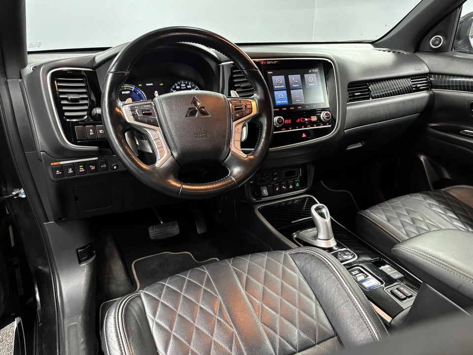 Mitsubishi Outlander 2,4 PHEV Instyle CVT 4WD 5d