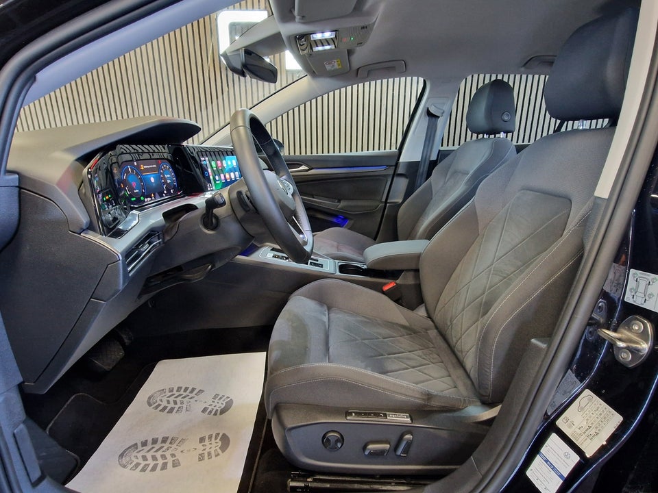 VW Golf VIII 1,4 eHybrid DSG 5d