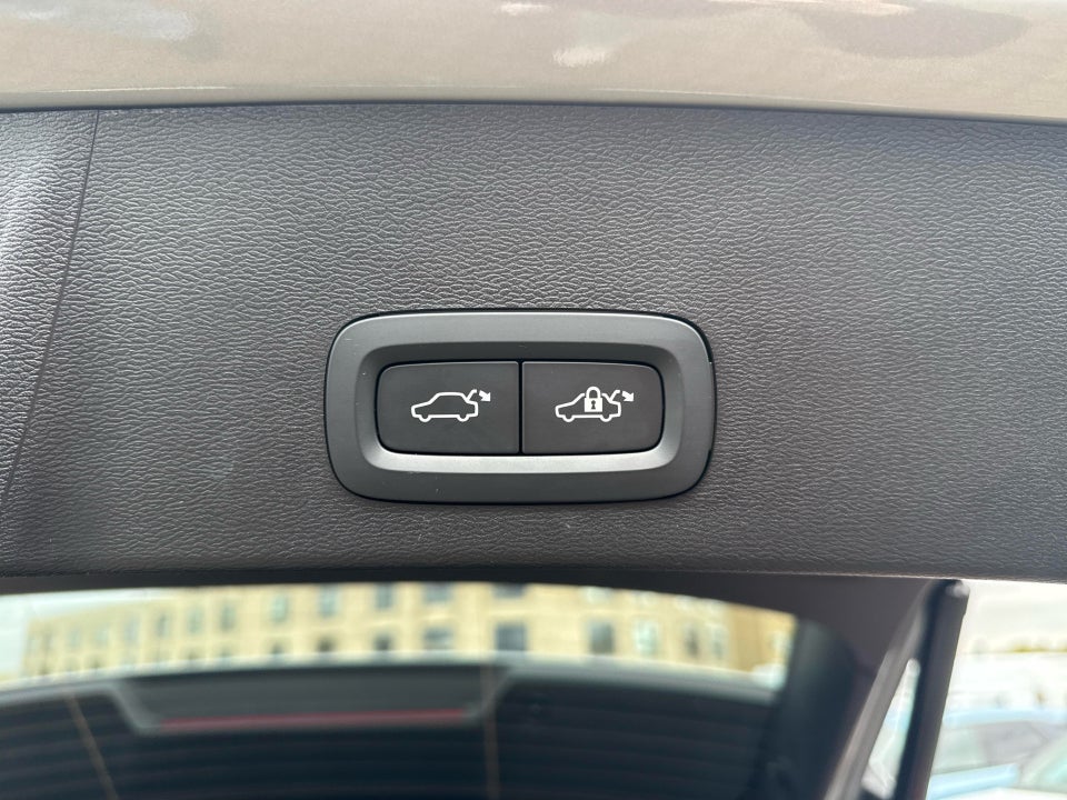 Volvo EX40 Extended Range Plus 5d