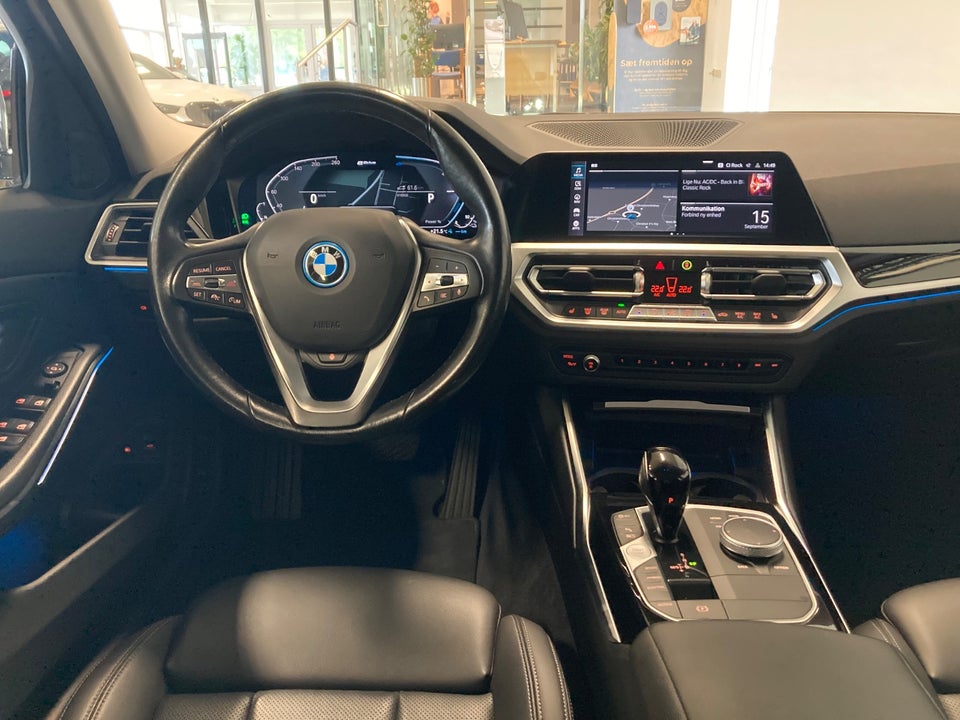 BMW 330e 2,0 Touring Sport Line aut. 5d