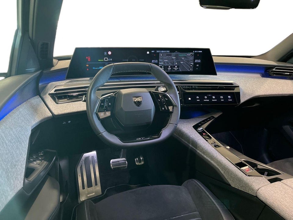 Peugeot e-3008 77 GT Pack 5d