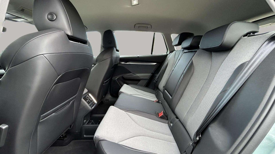 Skoda Enyaq 60 iV Loft 5d