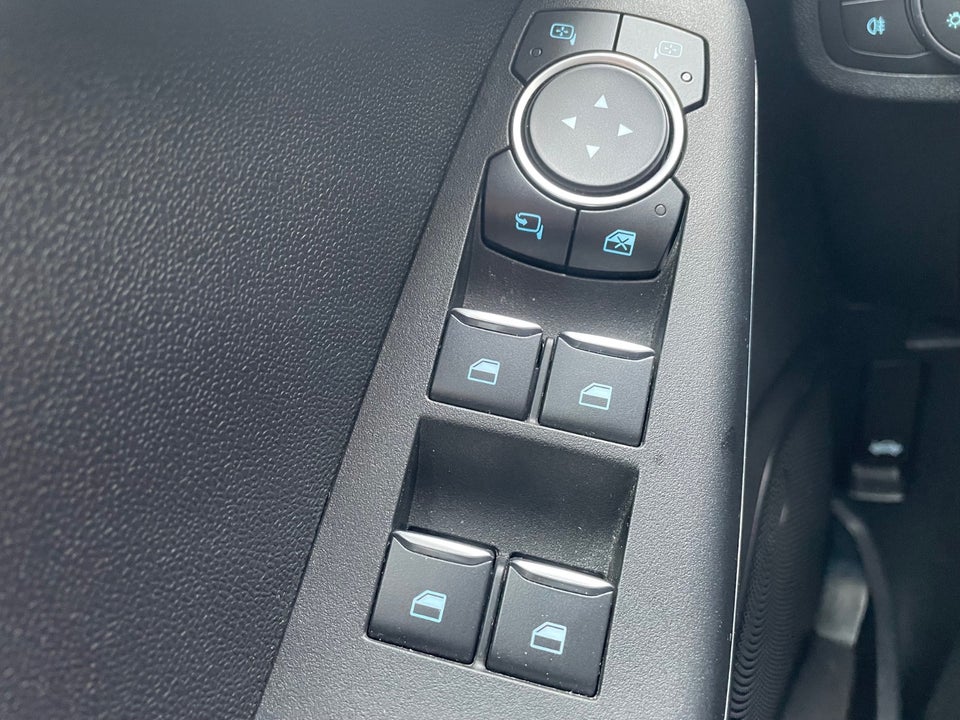 Ford Fiesta 1,0 EcoBoost mHEV Titanium X 5d