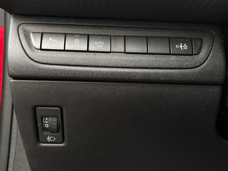 Peugeot 2008 1,2 e-THP 110 Allure 5d