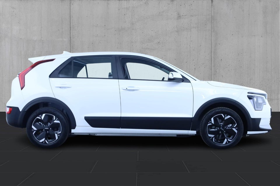 Kia Niro 64 EV Access 5d