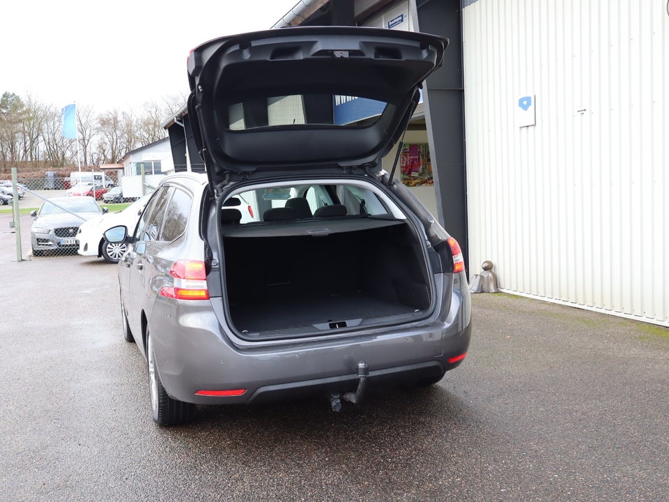 Peugeot 308 1,2 PureTech 130 Selection Sky SW 5d