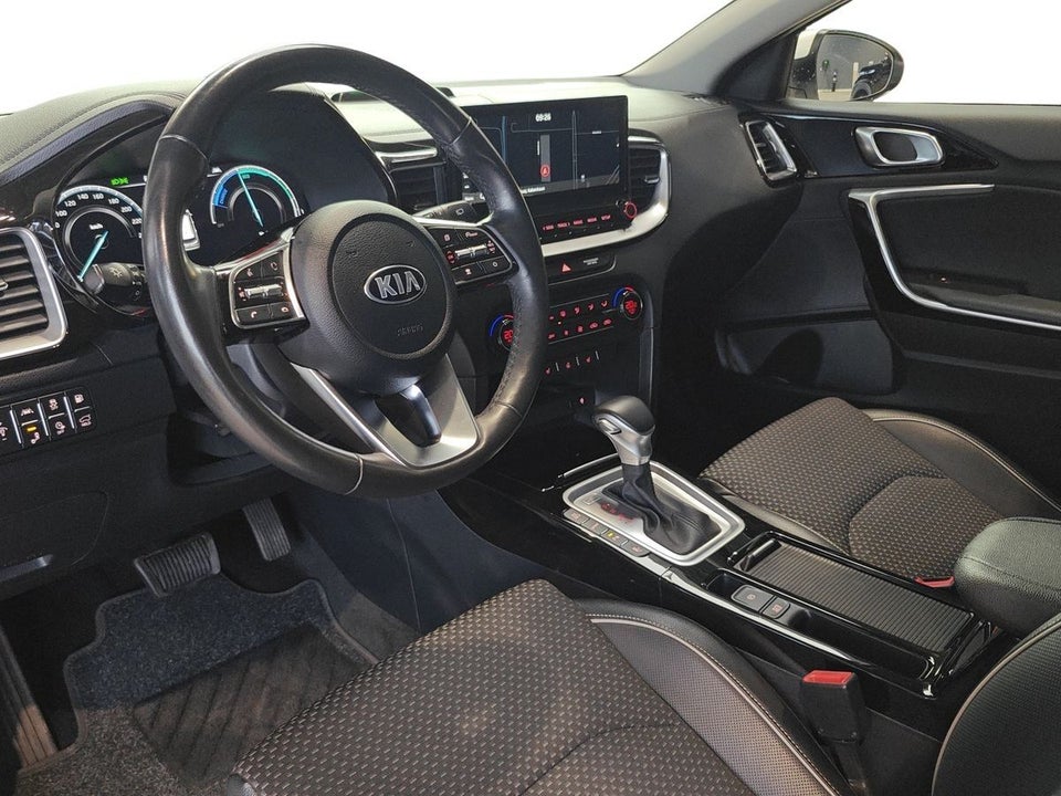 Kia Ceed 1,6 PHEV Upgrade Intro SW DCT 5d