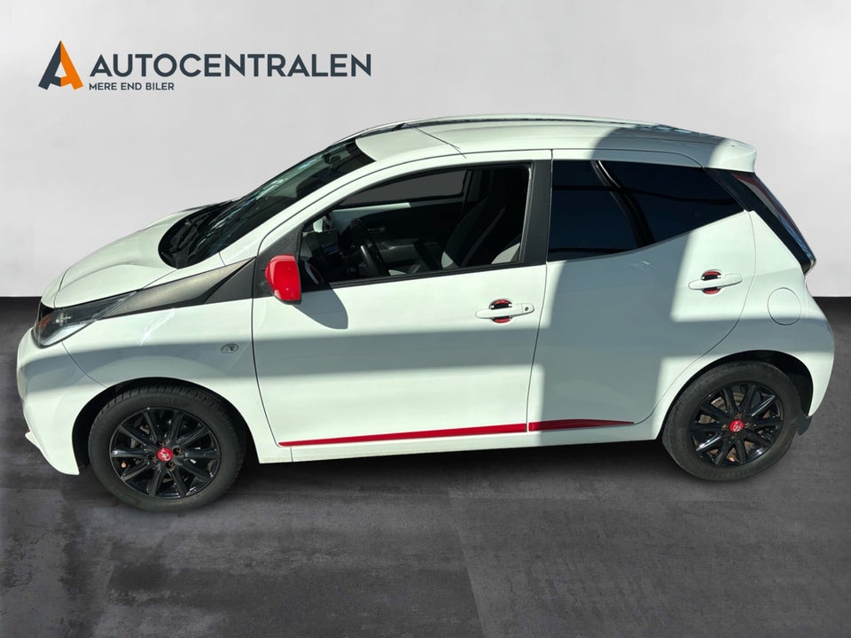 Toyota Aygo 1,0 VVT-i x-press 5d