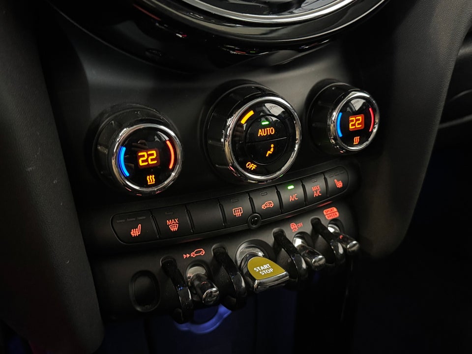 MINI Cooper SE Classic Trim 3d