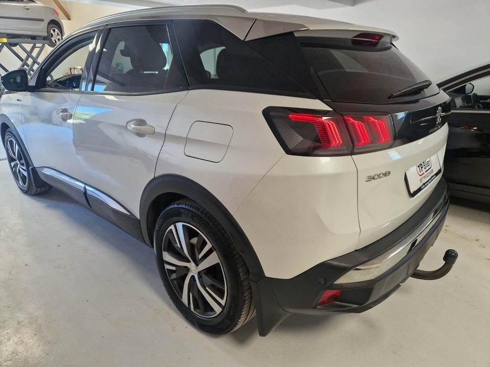 Peugeot 3008 1,6 Hybrid First Selection EAT8 5d