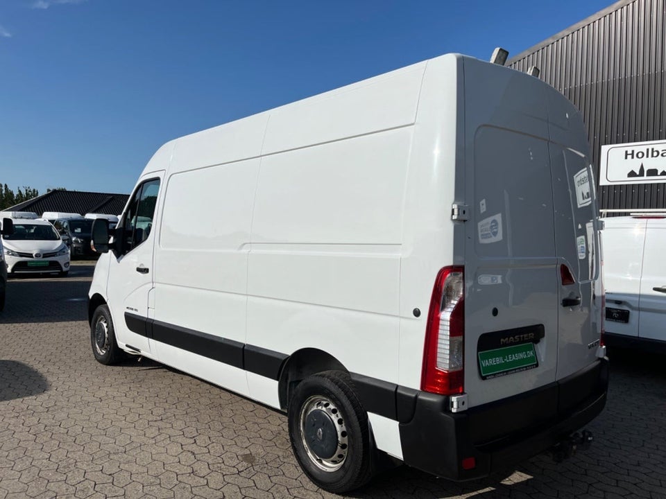 Renault Master III T33 2,3 dCi 135 L2H2 Kassevogn