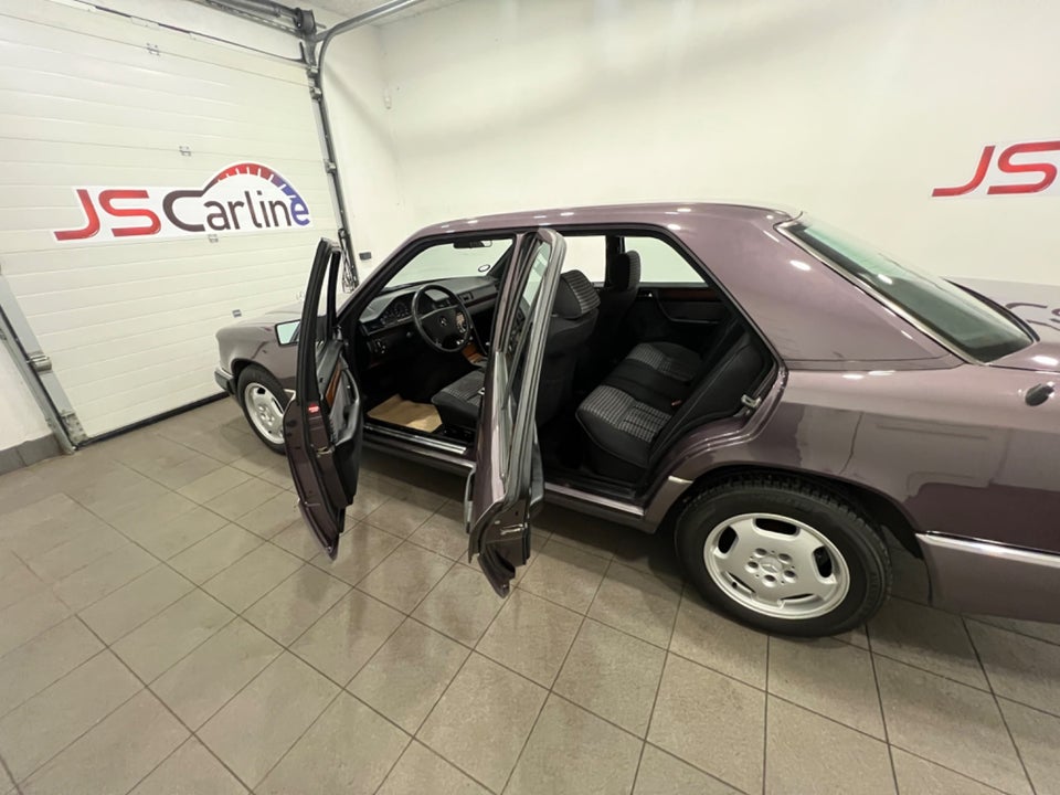 Mercedes 230 E 2,3 aut. 4d