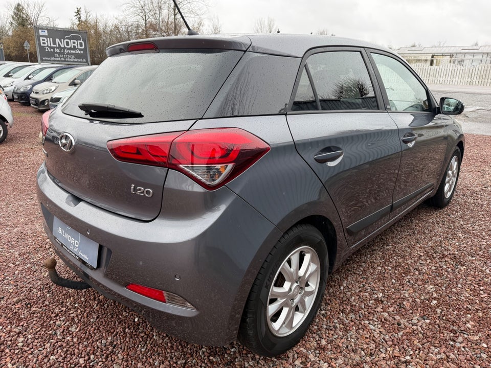 Hyundai i20 1,25 EM-Edition 5d