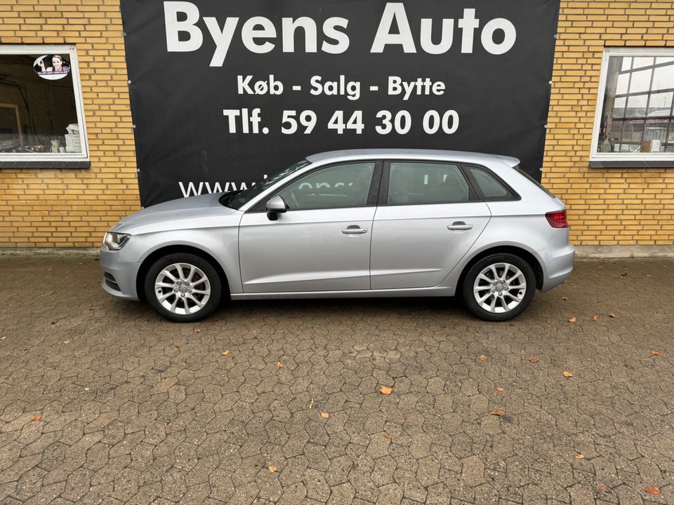 Audi A3 1,4 TFSi 125 Attraction 4d