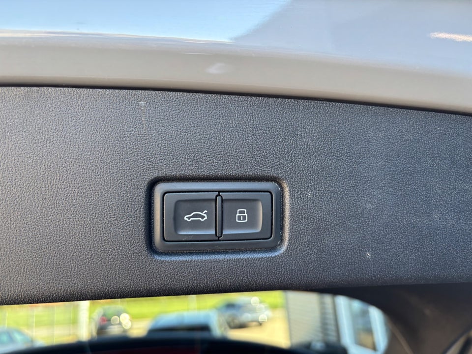 Audi Q4 e-tron 50 S-line quattro 5d