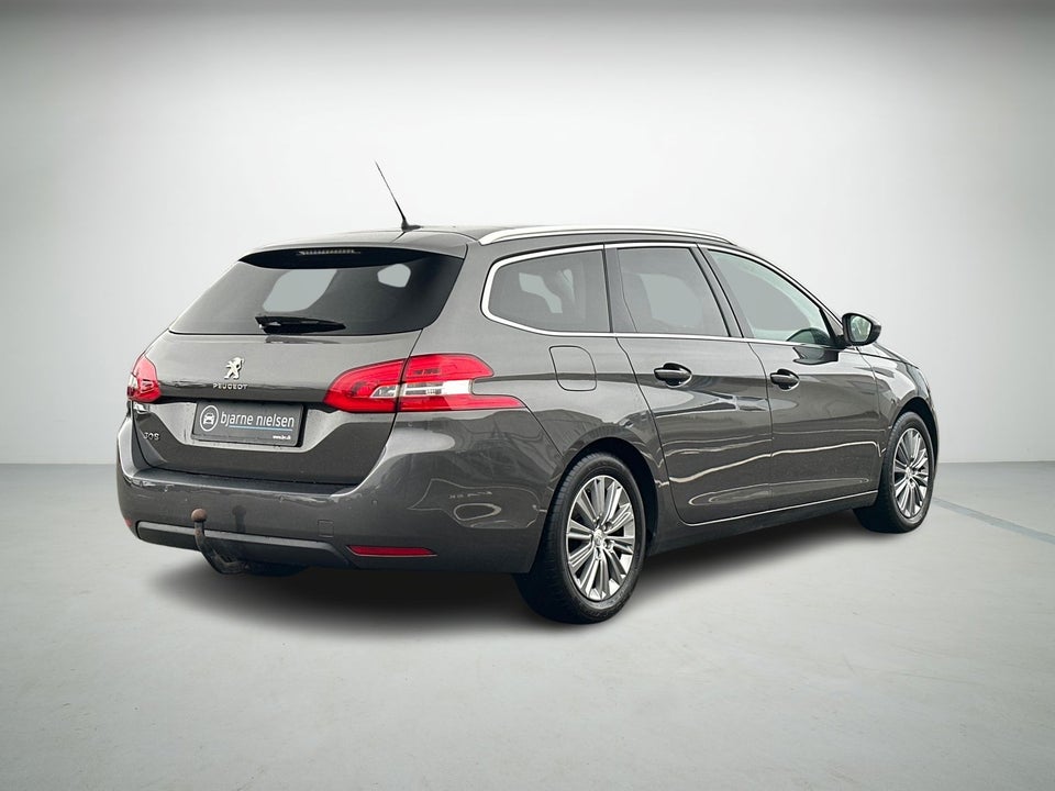 Peugeot 308 1,2 PureTech 130 Selection Sky SW 5d