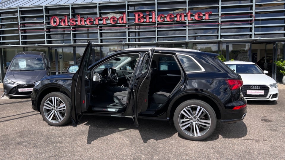 Audi Q5 2,0 TDi 190 S-line quattro S-tr. 5d