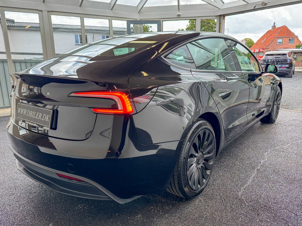 Tesla Model 3 RWD 4d
