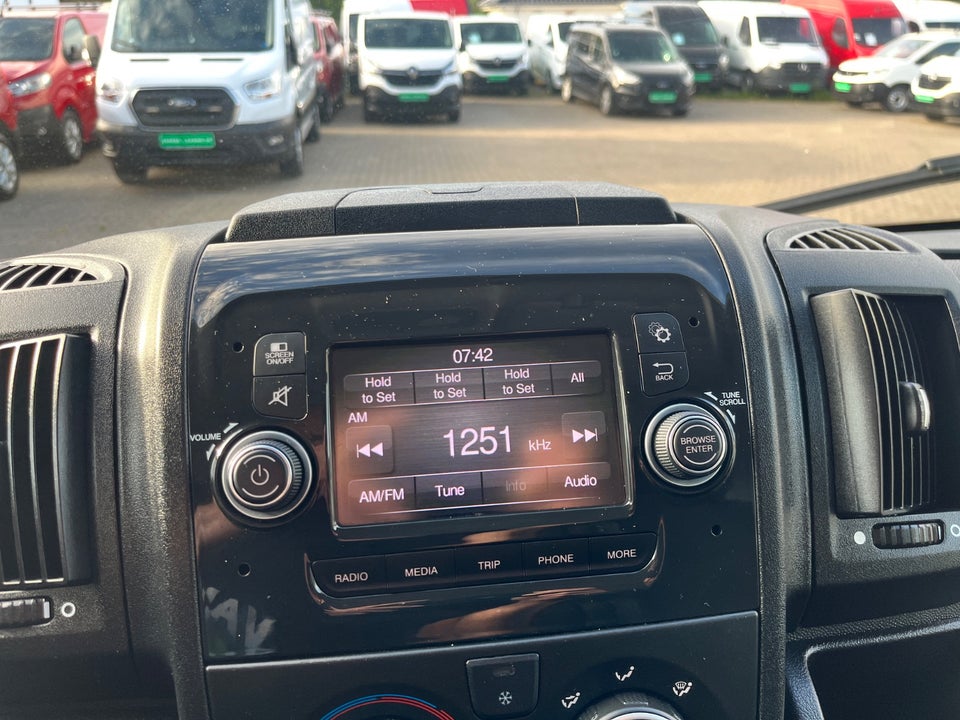 Peugeot Boxer 435 2,2 BlueHDi 165 L3H2 Premium