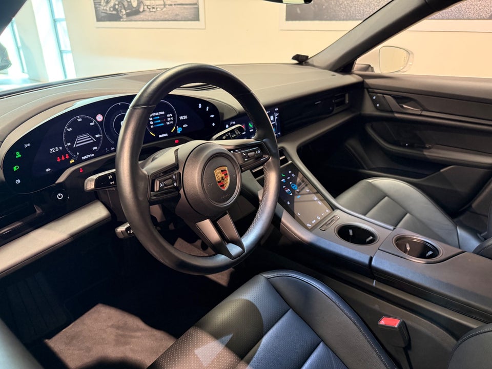 Porsche Taycan Performance+ 4d