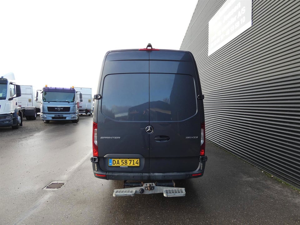 Mercedes Sprinter 319 3,0 CDi A4 Kassevogn aut. RWD