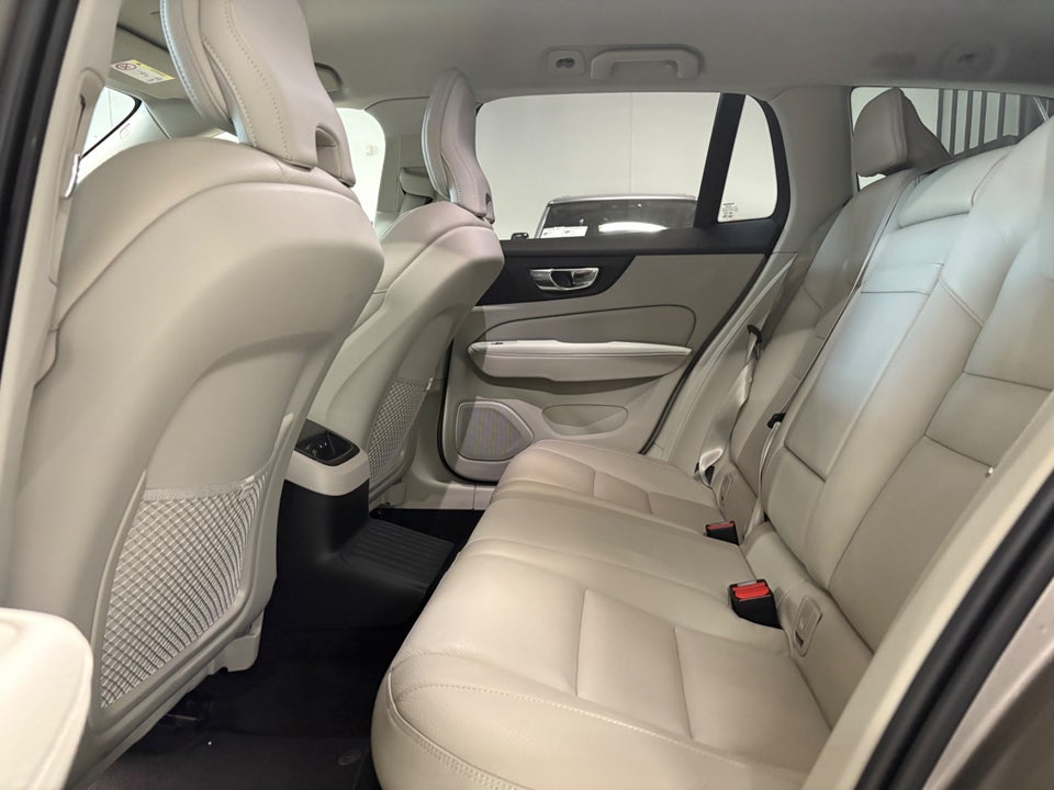 Volvo V60 2,0 T8 ReCharge Inscription aut. AWD 5d