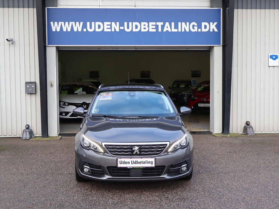 Peugeot 308 1,2 PureTech 130 Selection Sky SW 5d