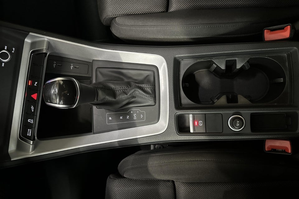 Audi Q3 45 TFSi e Attitude plus S-tr. 5d
