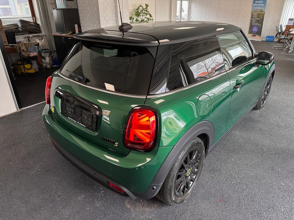 MINI Cooper SE Essential 3d