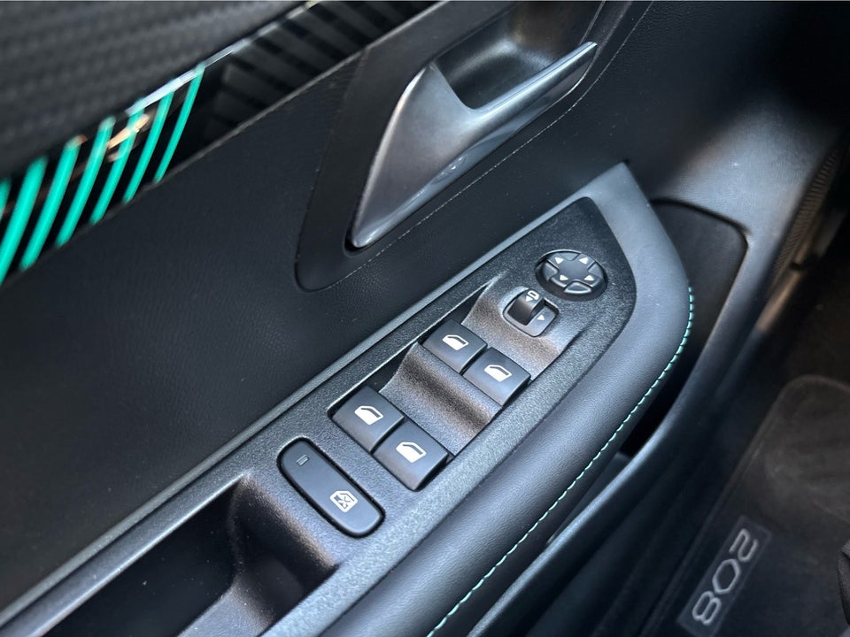 Peugeot 208 1,5 BlueHDi 100 Allure Sky 5d