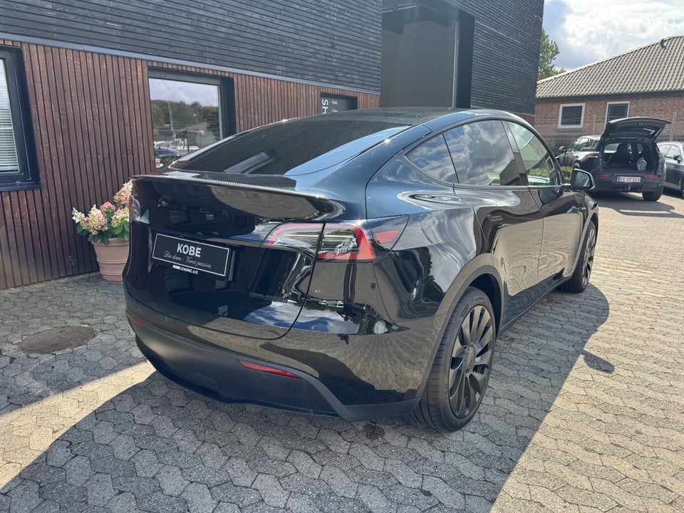 Tesla Model Y Long Range AWD 5d